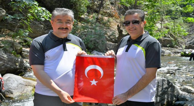 Karaçay Şelalesi’ne 15 Temmuz Doğa Yürüyüşü