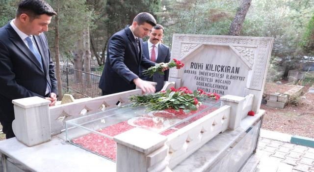 İlk Ülkücü Şehit Ruhi Kılıçkıran kabri başında dularla anılacak