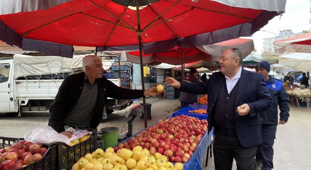 Ömer Tarhan, güne pazar ziyareti ile başladı