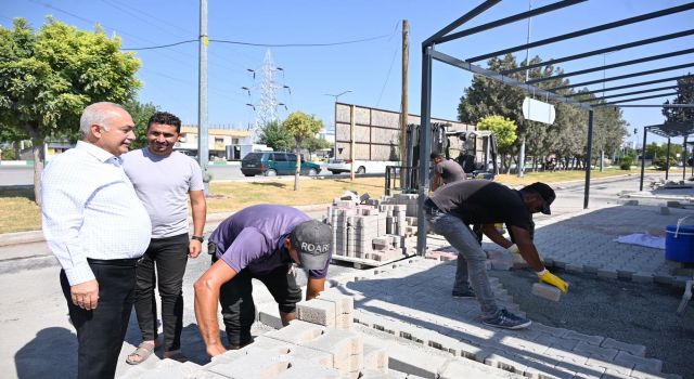 Adana'daki yayla evinden Osmaniye'ye gelen iş adamı Kadir Kara, Cebelibereket Çarşısını inceledi