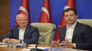 İsmail Kaya, Ak Parti Bursa İl Teşkilatını ziyaret etti