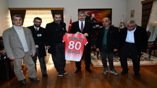 7 Ocak Engelliler Spor Kulübü, Vali Bey'e 80 numaralı forma hediye etti