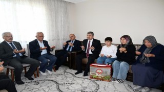 Vali Yılmaz, şehit ailesini ziyaret etti