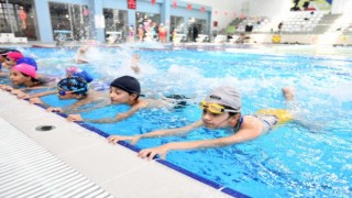 Belediyeden yaz dönemi spor okulları yüzme kursu